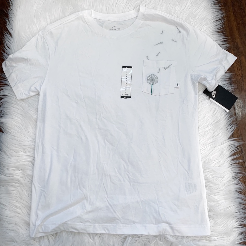 Nike Sportswear Swoosh Tee